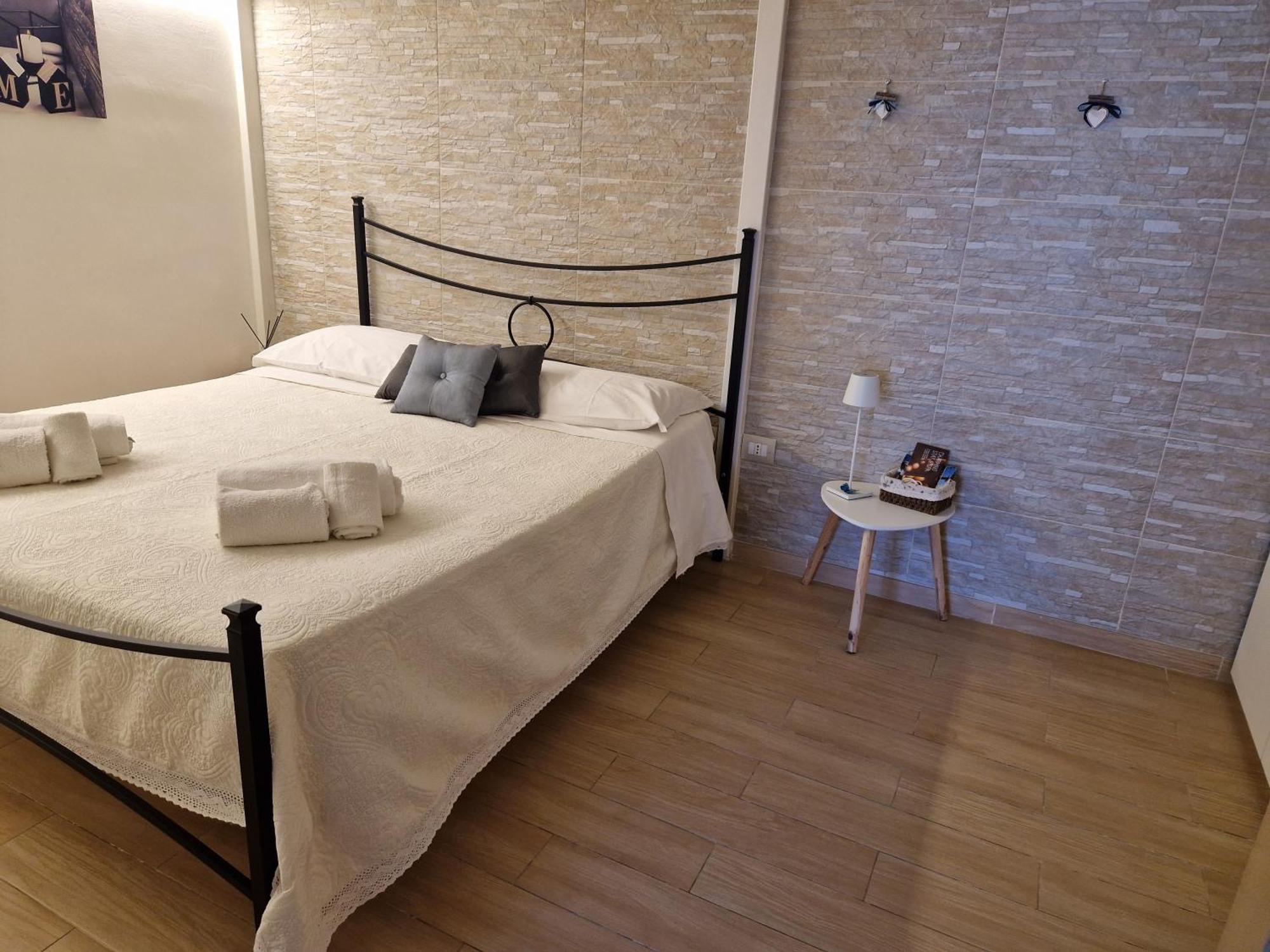 Nonna Tetta Chic Station & Center Walkable Apartment Monopoli Bagian luar foto